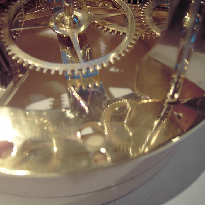 Werk-teilmontiert-gereinigt-innen